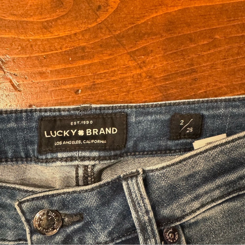 Lucky Brand Lolita Skinny- Women's Blue Jeans with Black Floral Embroidery Size - Picture 4 of 9